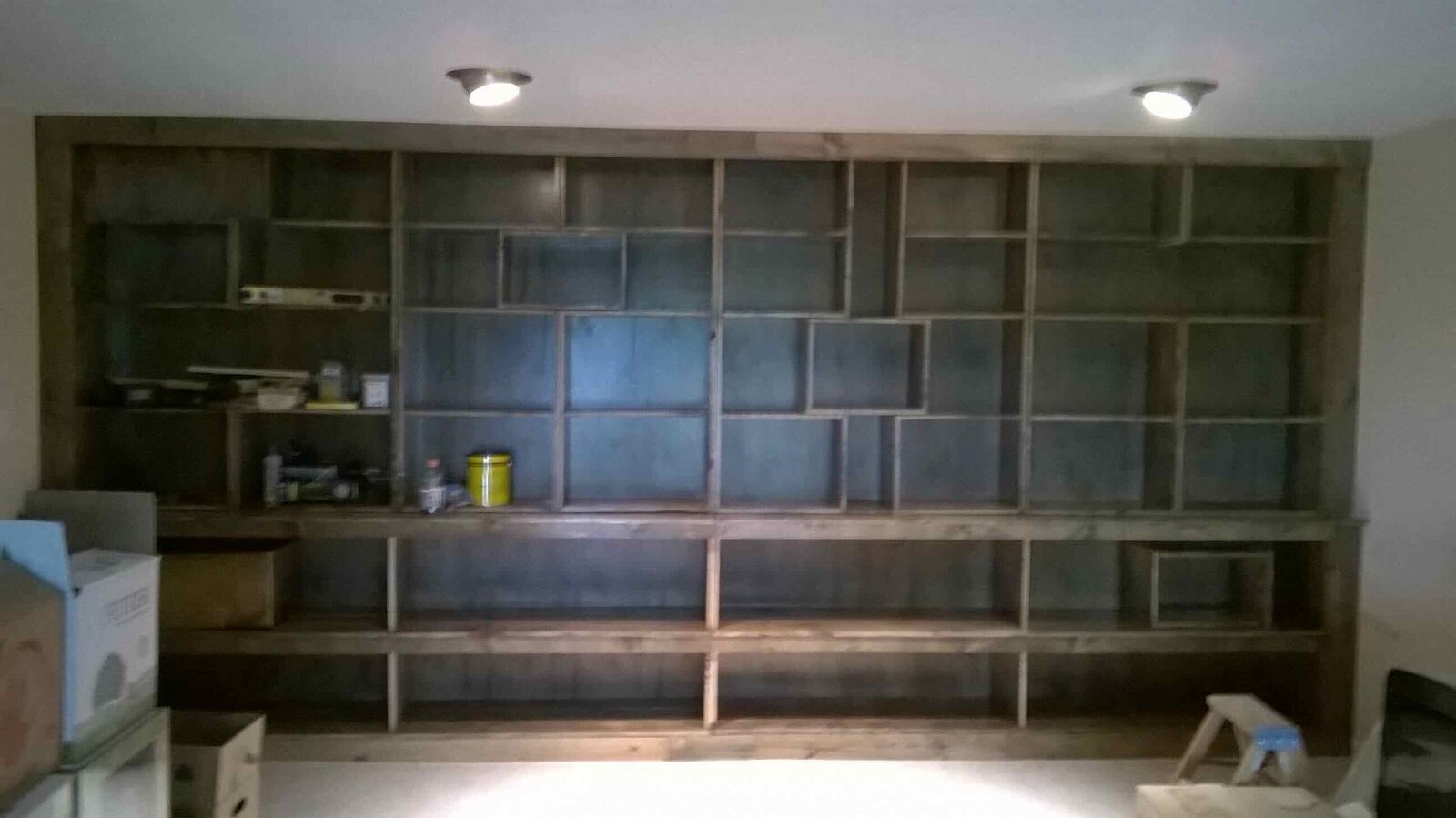 The shelf grid taking shape.